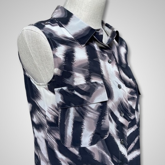 { Graham & Spencer } - Sleeveless Silk Top - Picture 3 of 5
